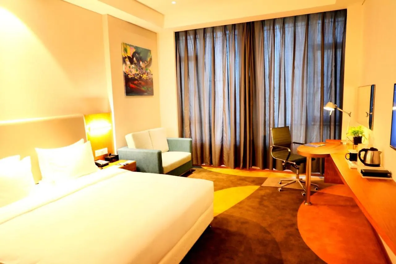 Holiday Inn Express Luoyang Xiyuan