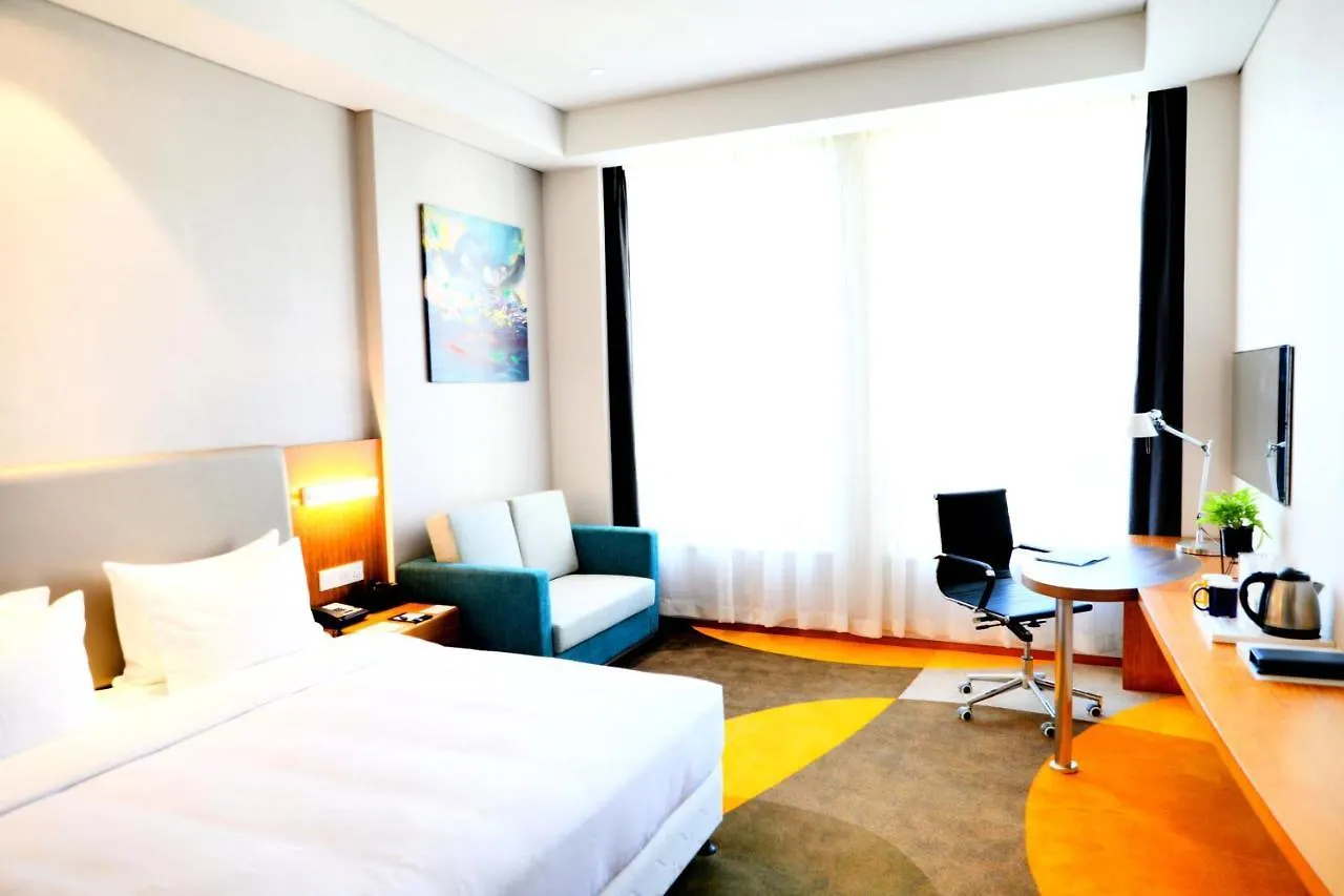 Holiday Inn Express Luoyang Xiyuan 4*, Luoyang (Henan)