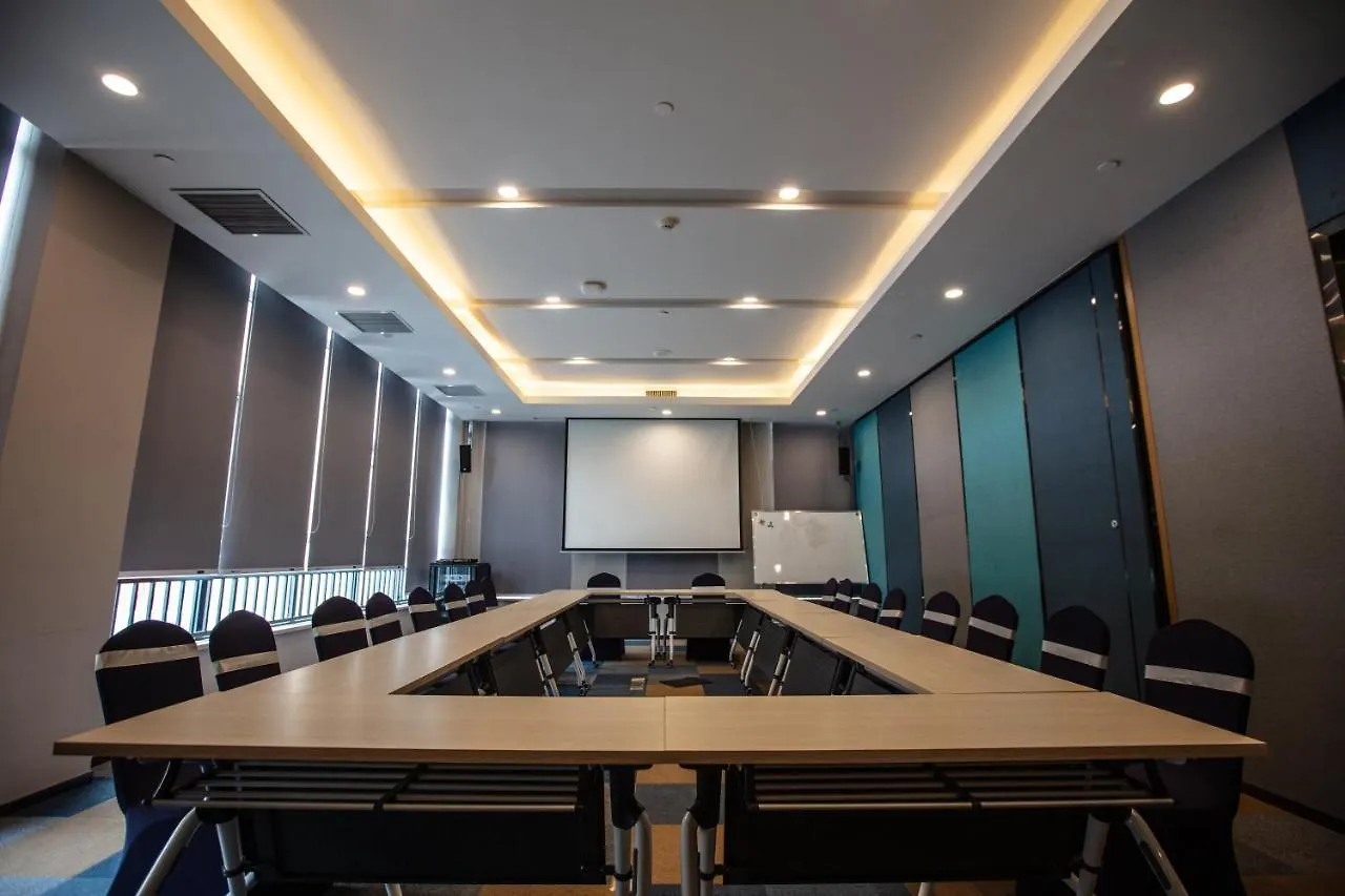 **** Hotel Holiday Inn Express Luoyang Xiyuan China